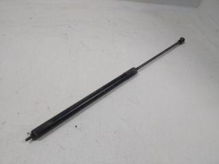 амортизатор капота Renault Sandero 1 поколение 2010, 654713274R