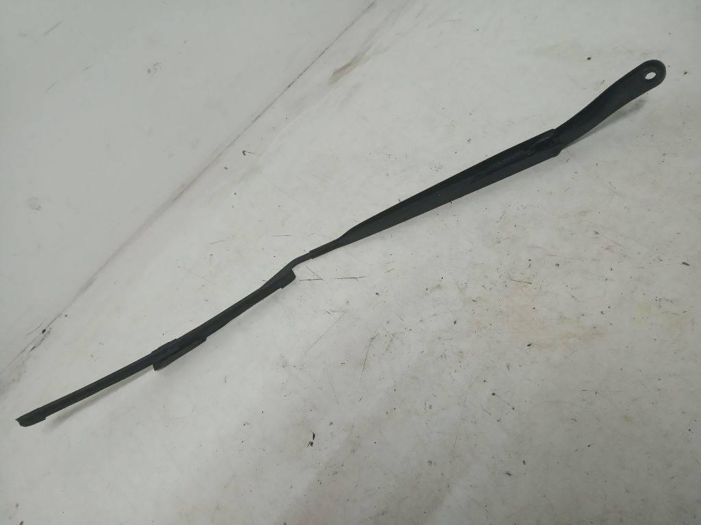 щеткодержатель (поводок стеклоочистителя, дворник) Renault Megane 3 поколение 2009, 288860005R - фото №1