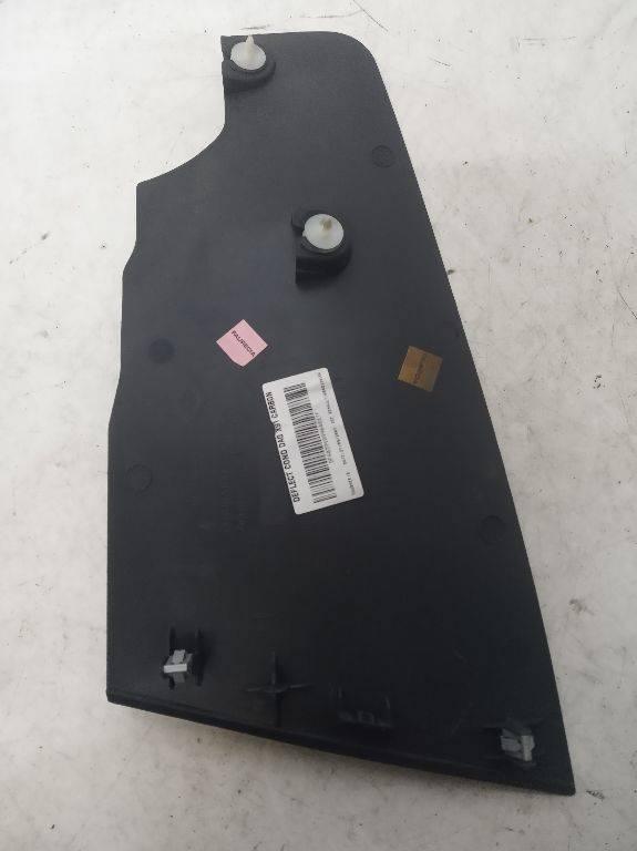 пластик Renault Laguna 3 поколение 2009, 2.0 л., дизель, 689300001R - фото №1