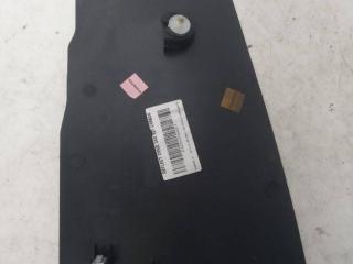 пластик Renault Laguna 3 поколение 2009, 2.0 л., дизель, 689300001R