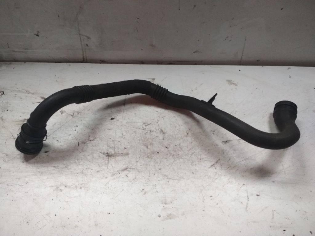 патрубок интеркулера Renault Sandero 2 поколение 2015, 144605567R - фото №1