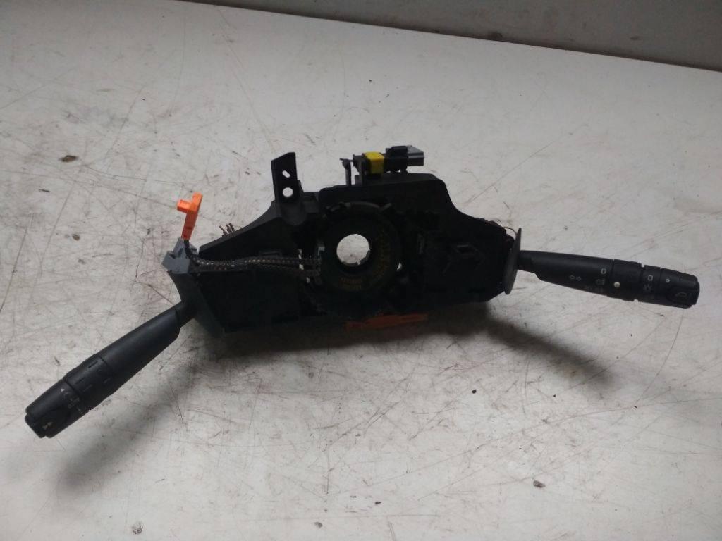переключатель подрулевой (стрекоза) Peugeot 607 1 поколение 2001, 61557024 - фото №1