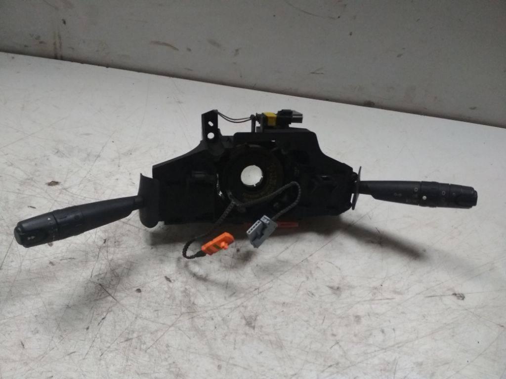 переключатель подрулевой (стрекоза) Peugeot 607 1 поколение 2001, 61557024 - фото №1