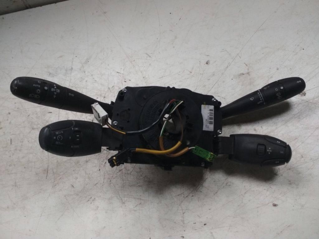 переключатель подрулевой (стрекоза) Peugeot 207 1 поколение 2006, 96630718XT - фото №1