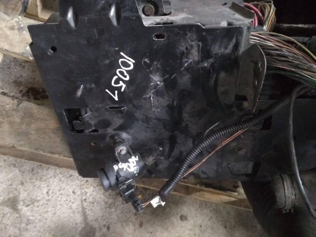 блок управления двигателем Renault Trafic 2 поколение 2005, 2.5 л., дизель, МКПП - фото №1