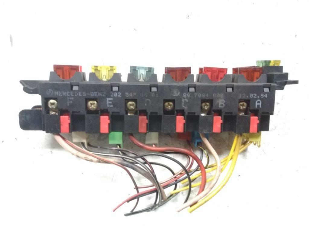 блок предохранителей Mercedes-Benz C-Класс W202/S202 1994, 2025450801 - фото №1