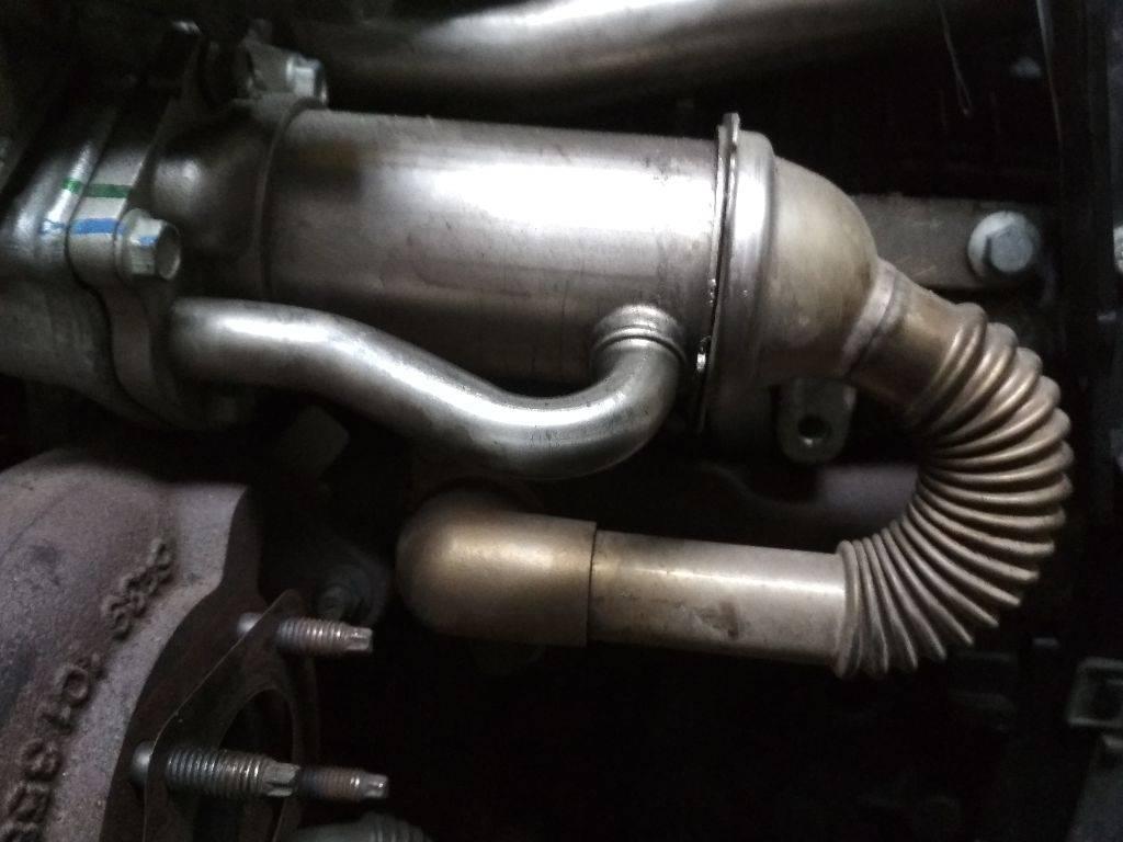 охладитель EGR / Радиатор EGR Renault Megane 3 поколение 2010, 1.5 л., дизель, МКПП, 147352070R - фото №1