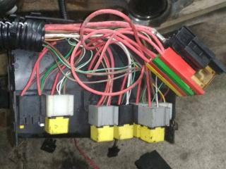 крышка блока предохранителей Renault Trafic 2 поколение 2002, 1.9 л., дизель, МКПП, 8200211018