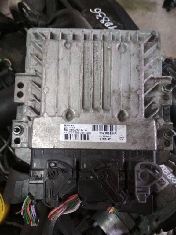блок управления двигателем Renault Megane 3 поколение 2011, 1.5 л., дизель, МКПП, 237101454R - фото №1