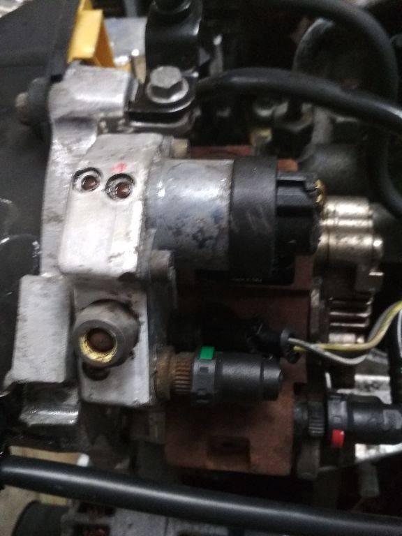 ТНВД Renault Scenic 2 поколение 2004, 1.9 л., дизель, МКПП, 8200108225 - фото №1