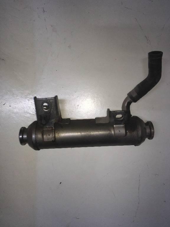 охладитель EGR / Радиатор EGR Opel Zafira 2 поколение (B) 2007, 1.9 л., дизель, МКПП - фото №1