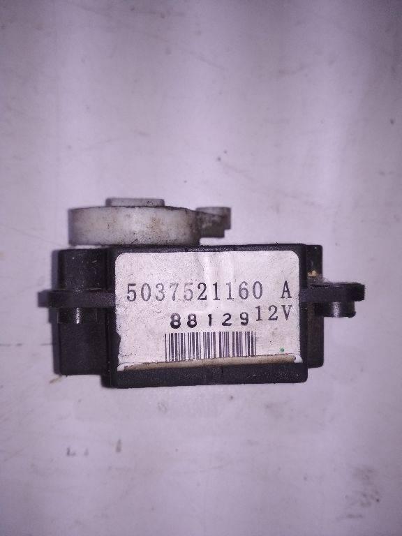 моторчик заслонки печки Renault Koleos 1 поколение 2009, 5037521160 - фото №1