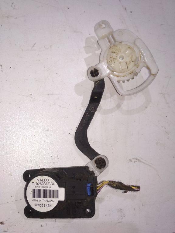 моторчик заслонки печки Renault Megane 3 поколение 2011, T1026036F - фото №1