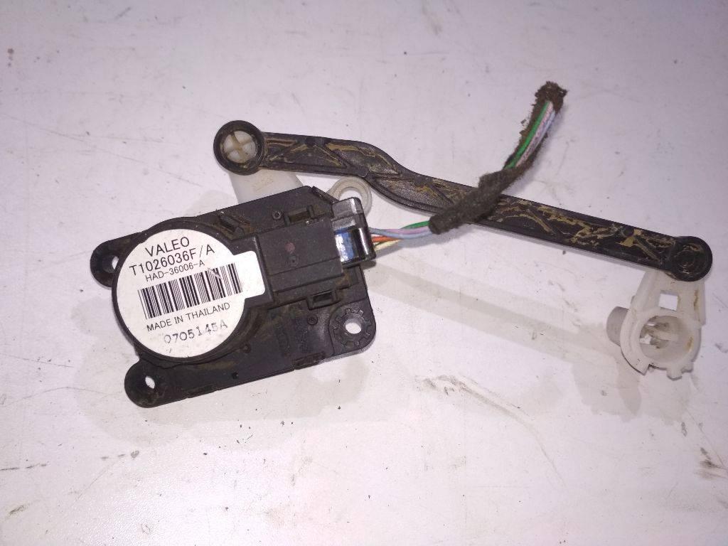 моторчик заслонки печки Renault Megane 3 поколение 2011, T1026036F - фото №1