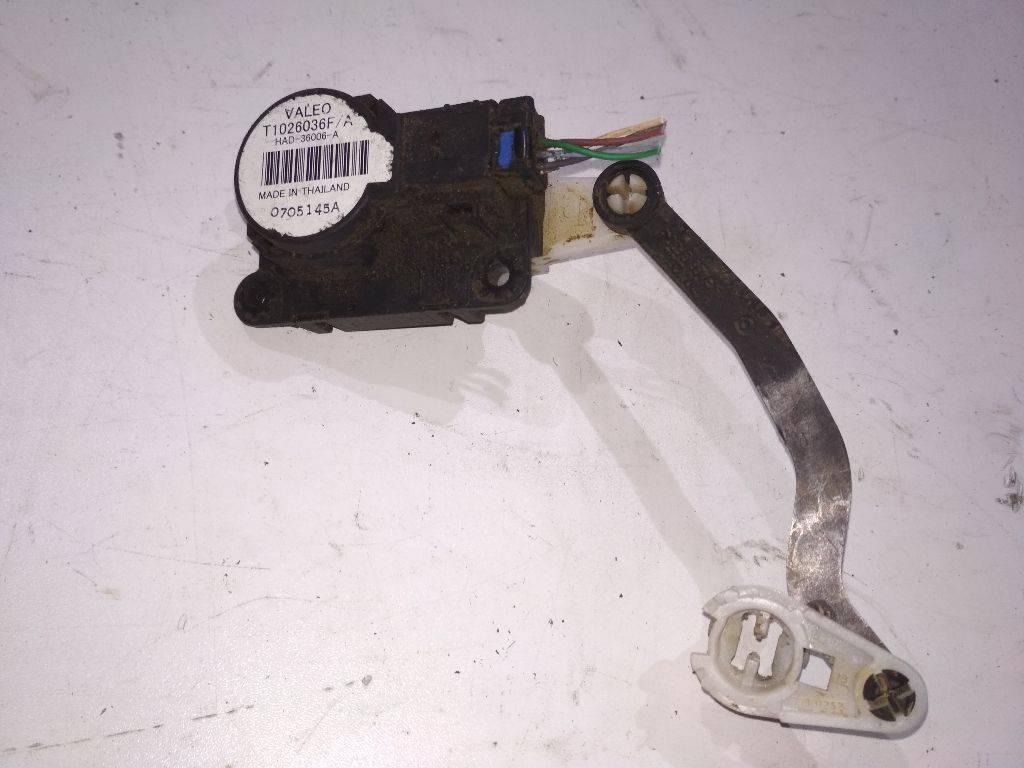 моторчик заслонки печки Renault Megane 3 поколение 2011, T1026036F - фото №1