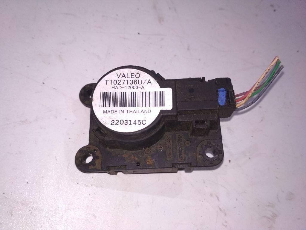 моторчик заслонки печки Renault Scenic 3 поколение 2011, T1027136U - фото №1
