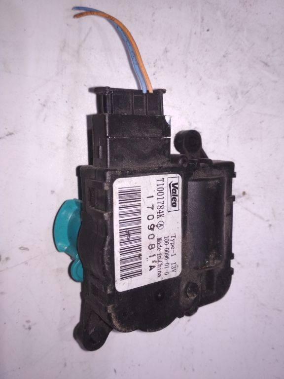 моторчик заслонки печки Renault Megane 3 поколение 2008, T1001784K - фото №1