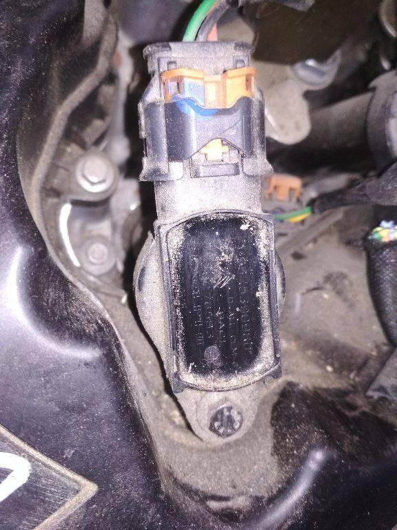 катушка зажигания Peugeot 208 2 поколение 2017, 1.2 л., бензин, 9675390980 - фото №1