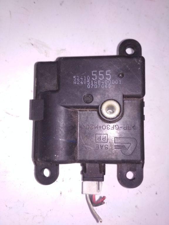 моторчик заслонки печки Renault Laguna 3 поколение 2008, 52410555 - фото №1