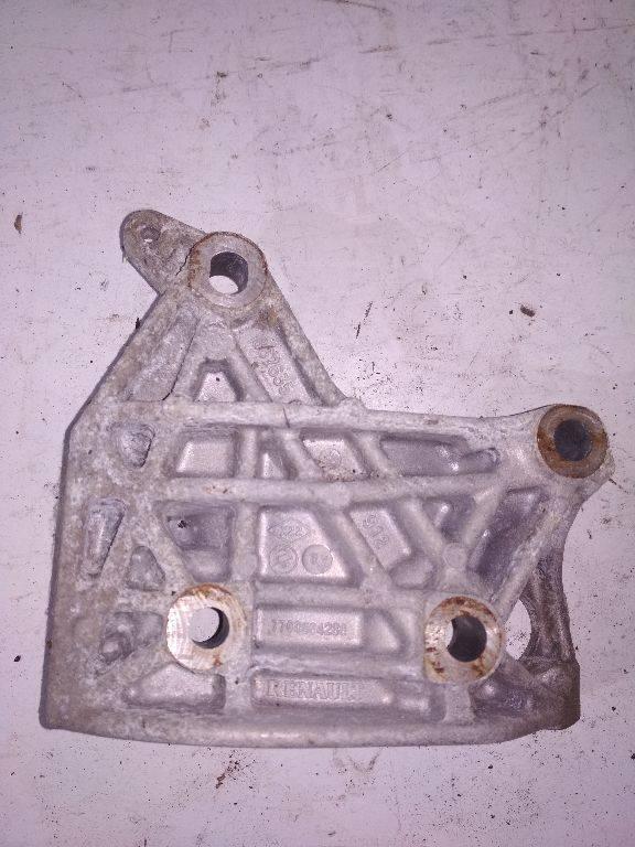 кронштейн генератора Renault Logan 2 поколение 2012, 1.2 л., бензин, МКПП, 7700884288 - фото №1