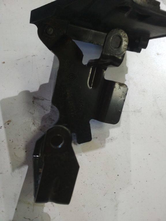 кронштейн генератора Renault Duster 1 поколение 2013, 1.5 л., дизель, МКПП, 166347486R - фото №1