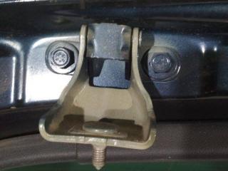 петля крышки багажника Peugeot 3008 1 поколение [рестайлинг] 2015