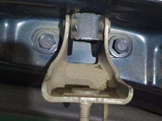 петля крышки багажника Peugeot 3008 1 поколение [рестайлинг] 2015, 9683294280