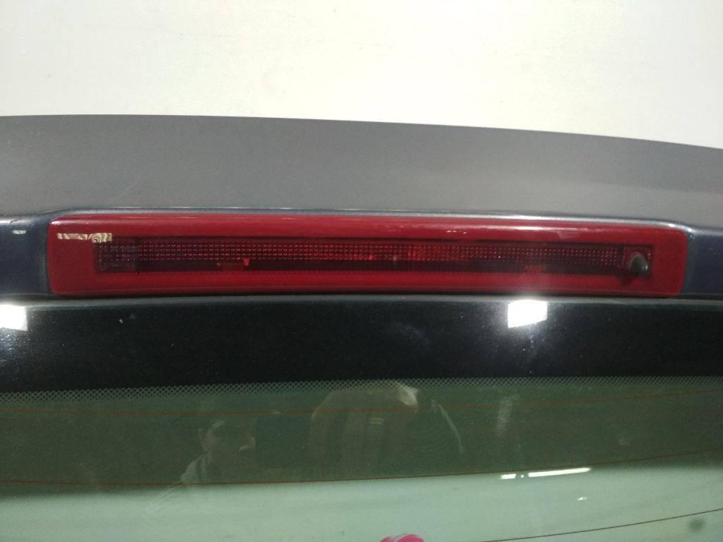 дополнительный стоп-сигнал Renault Clio 3 поколение 2006 - фото №1