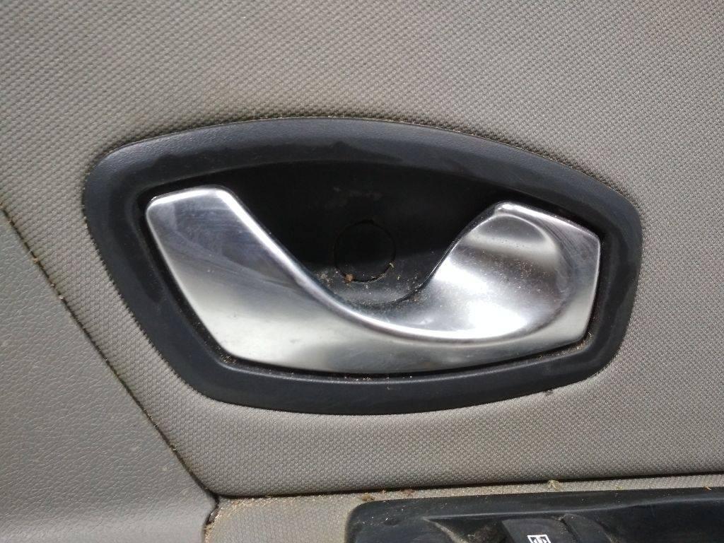 ручка внутренняя задняя правая Renault Megane 3 поколение 2011, универсал - фото №1