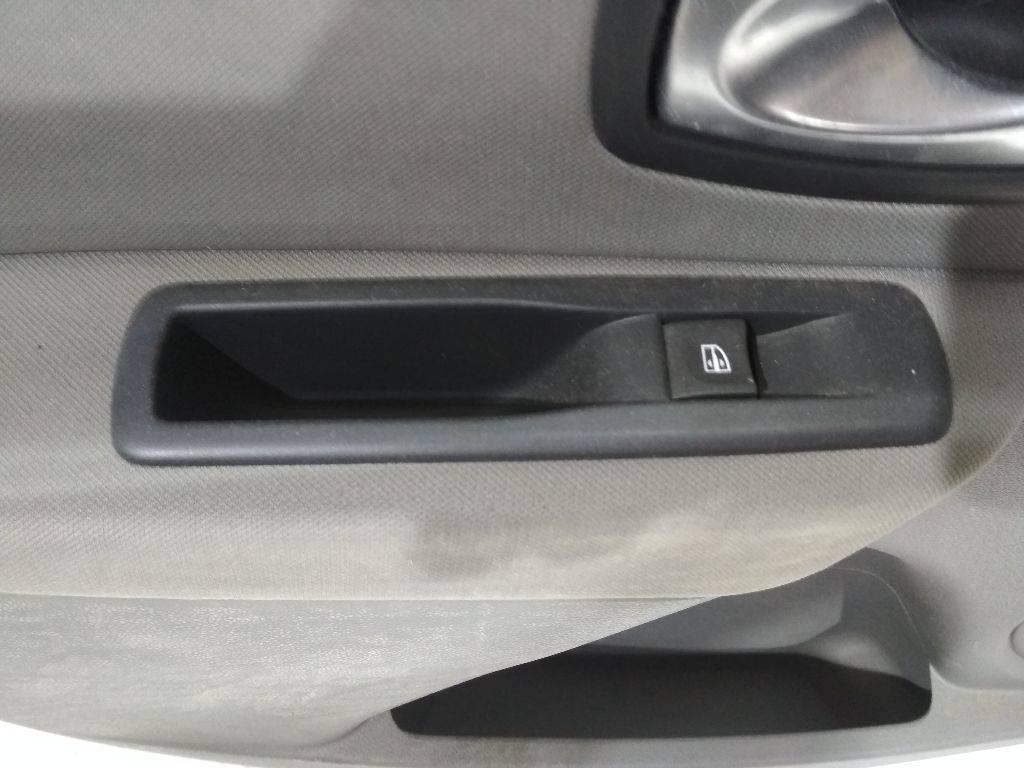 кнопка стеклоподъемника двери Renault Megane 3 поколение 2010, хетчбэк 5 дв. - фото №1