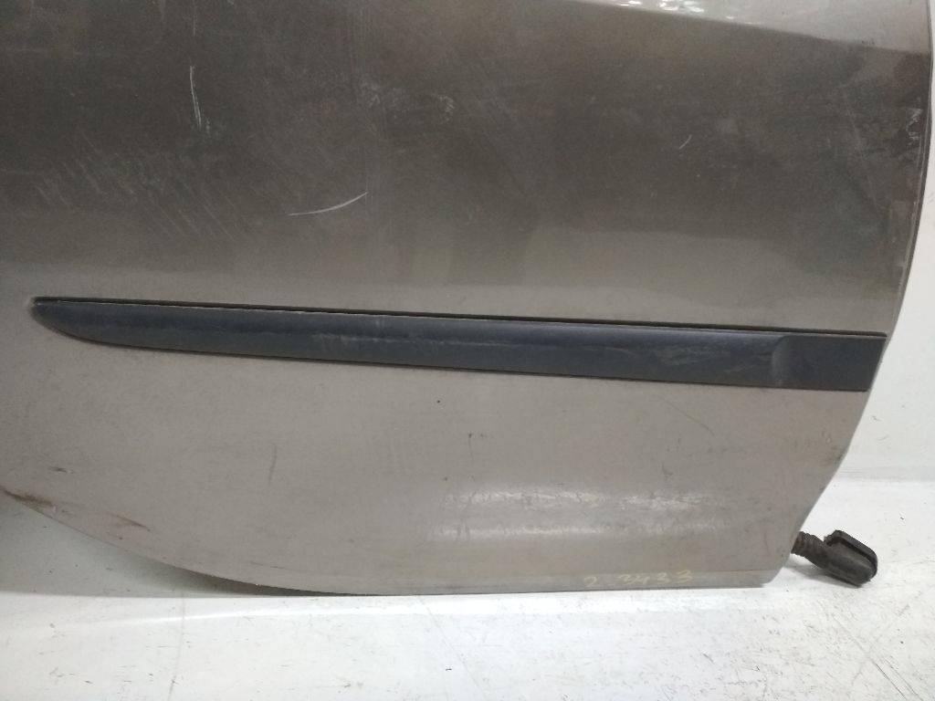 молдинг двери задней правой Renault Clio 3 поколение 2008, универсал - фото №1