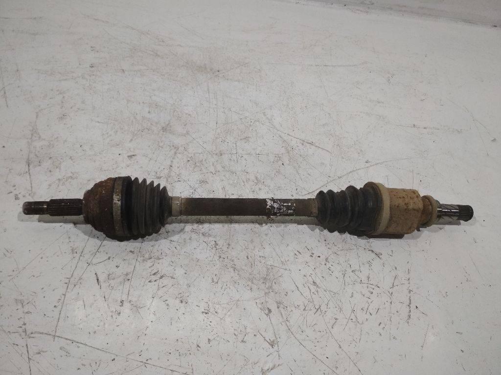 полуось передняя левая (приводной вал, ШРУС) Renault Scenic 3 поколение 2010, 1.5 л., дизель - фото №1