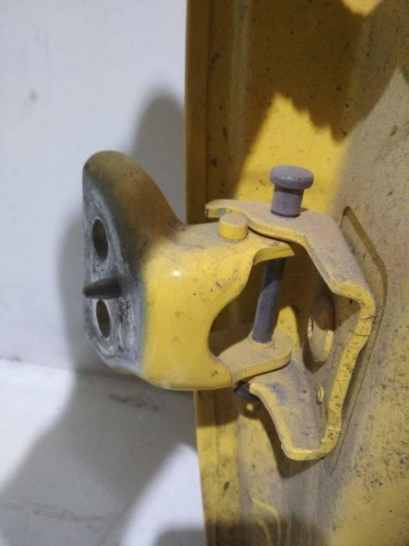 петля двери Peugeot Partner 2 поколение (B9) 2008 - фото №1