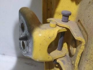 петля двери Peugeot Partner 2 поколение (B9) 2008