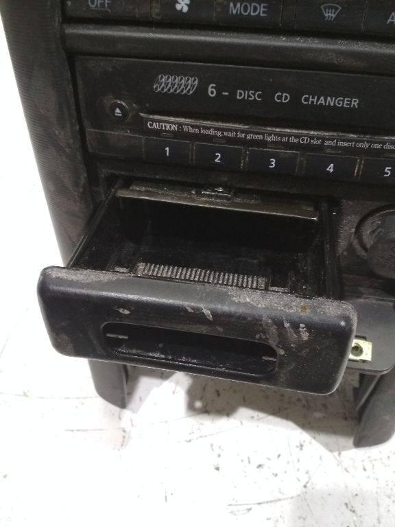 пепельница Nissan X-Trail T30 2002 - фото №1