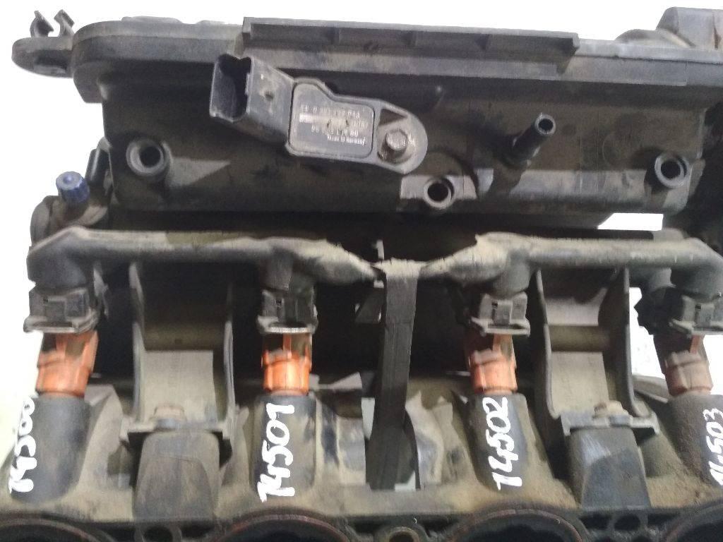 топливная рампа Peugeot 307 1 поколение 2004 - фото №1