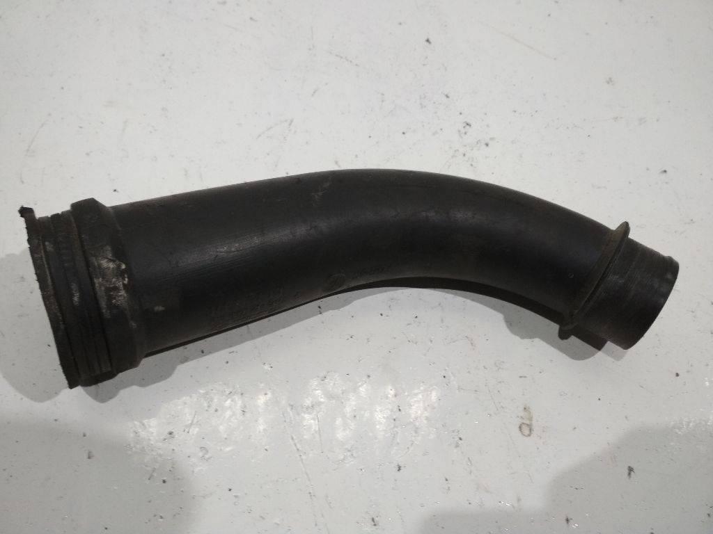 патрубок интеркулера Renault Scenic 2 поколение 2003, 8200218987 - фото №1