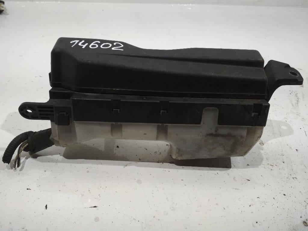 блок предохранителей Toyota Avensis 2 поколение (T250) 2004, 8179PA1 - фото №1