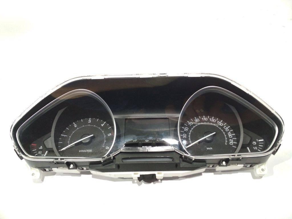 щиток приборов (приборная панель) Peugeot 208 1 поколение 2014, 9805975780 - фото №1