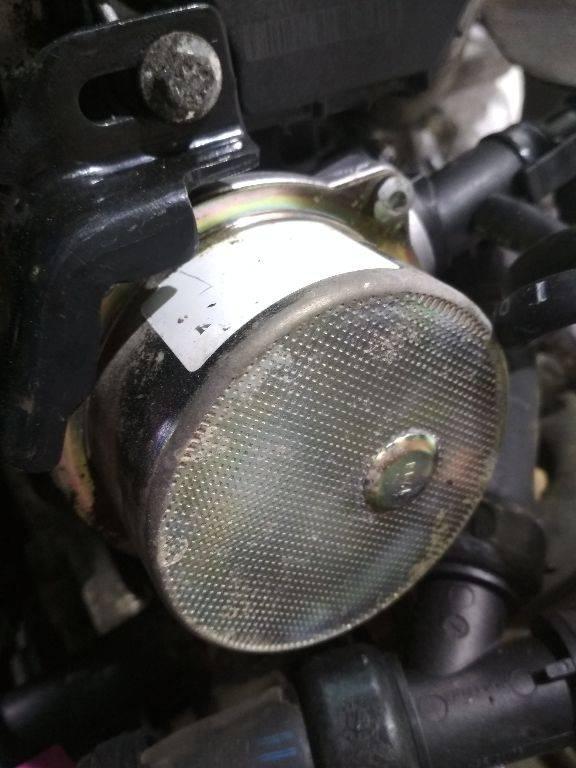 насос вакуумный Renault Megane 3 поколение 2010, 1.5 л., дизель, МКПП - фото №1