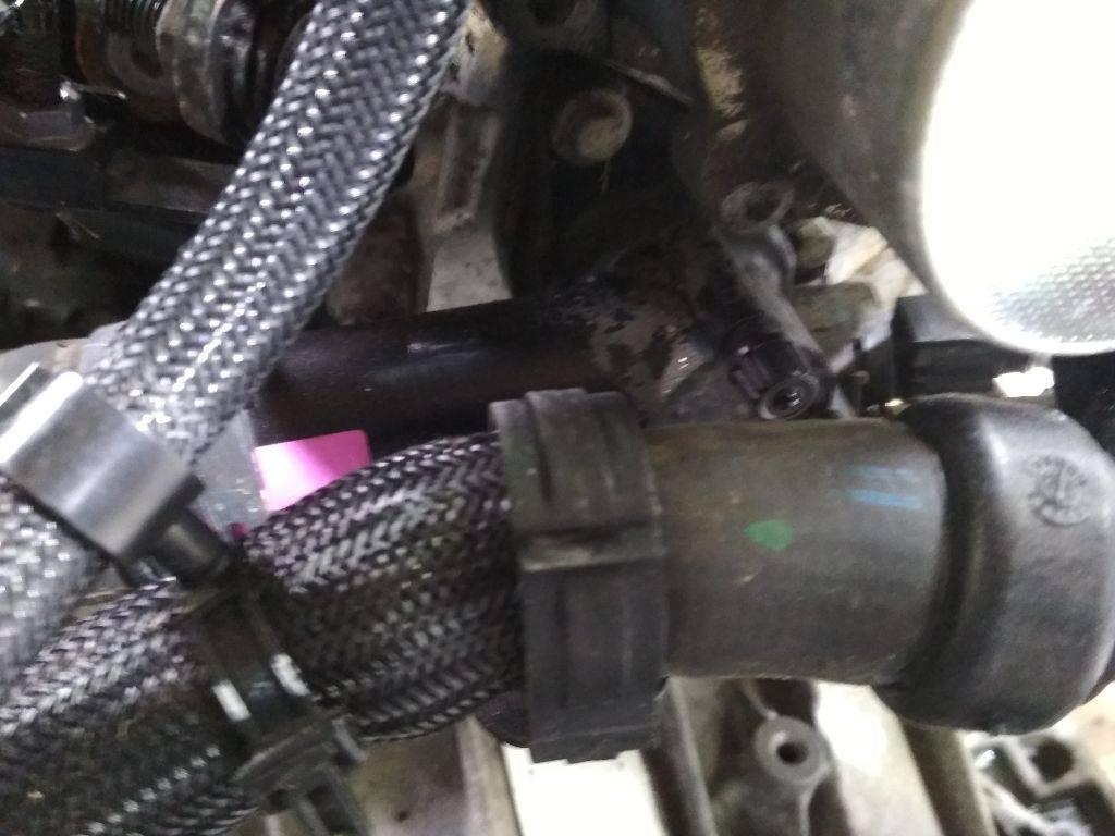 корпус термостата Renault Megane 3 поколение 2010, 1.5 л., дизель, МКПП - фото №1