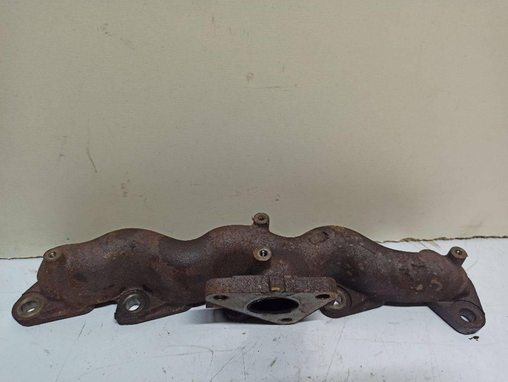 коллектор выпускной Nissan Almera N16 2000, 2.2 л., дизель, МКПП - фото №1