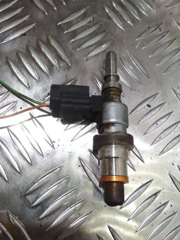 форсунка Nissan Juke YF15 2011, 8200769153 - фото №1