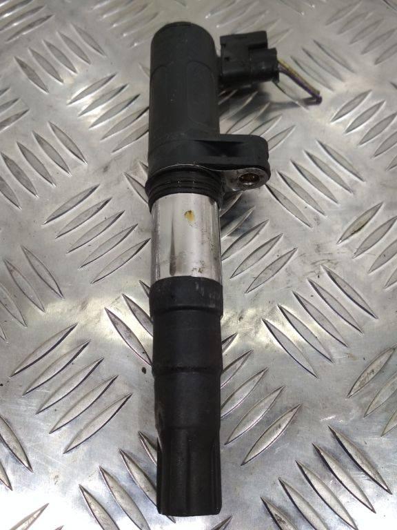 катушка зажигания Renault Megane 2 поколение 2005, 1.6 л., бензин, МКПП, 7700875000, 8200765882 - фото №1