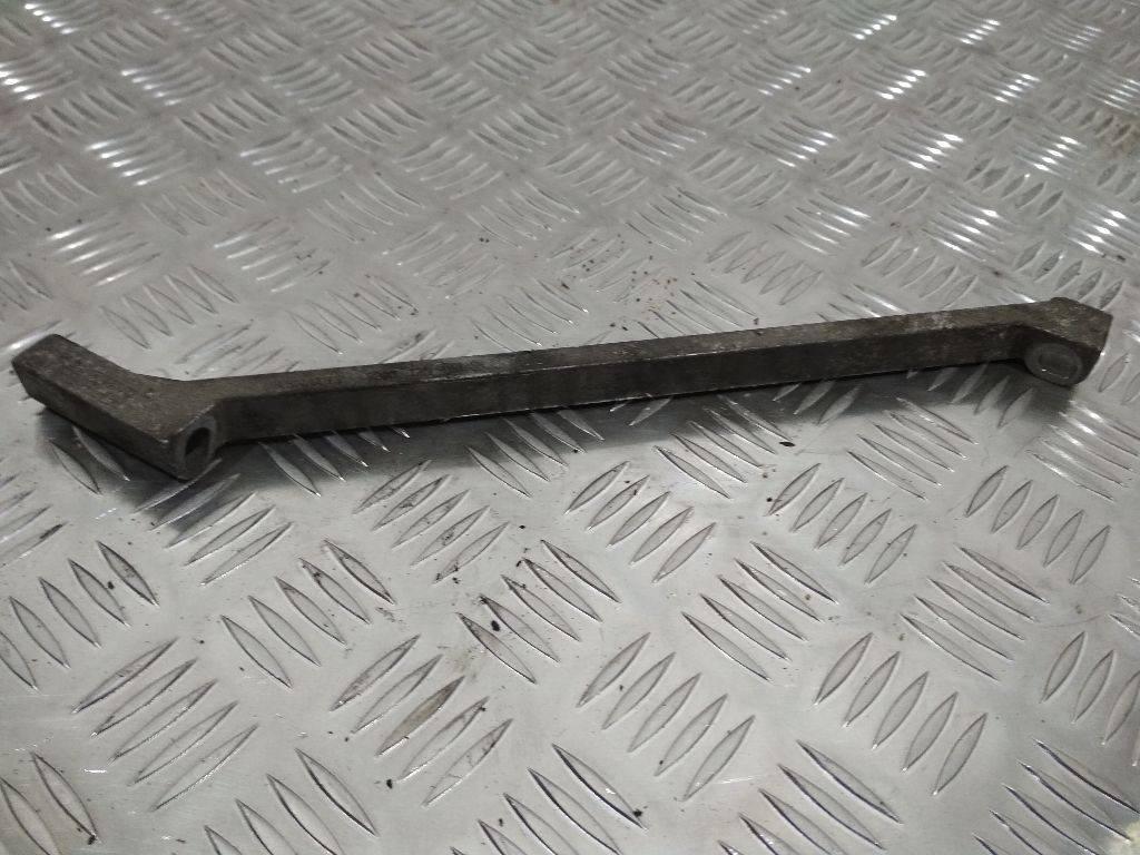 кронштейн генератора Renault Megane 2 поколение 2005, 1.6 л., бензин, МКПП, 8200122051 - фото №1