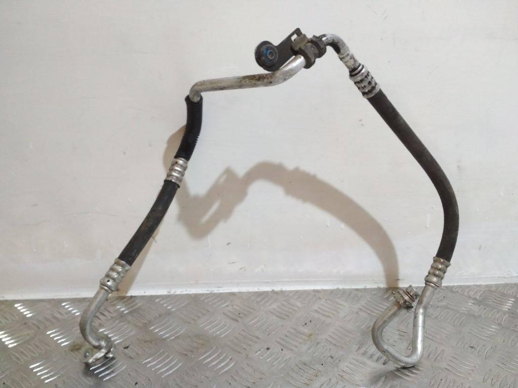 трубка кондиционера Renault Megane 3 поколение 2011, 924900016R - фото №1