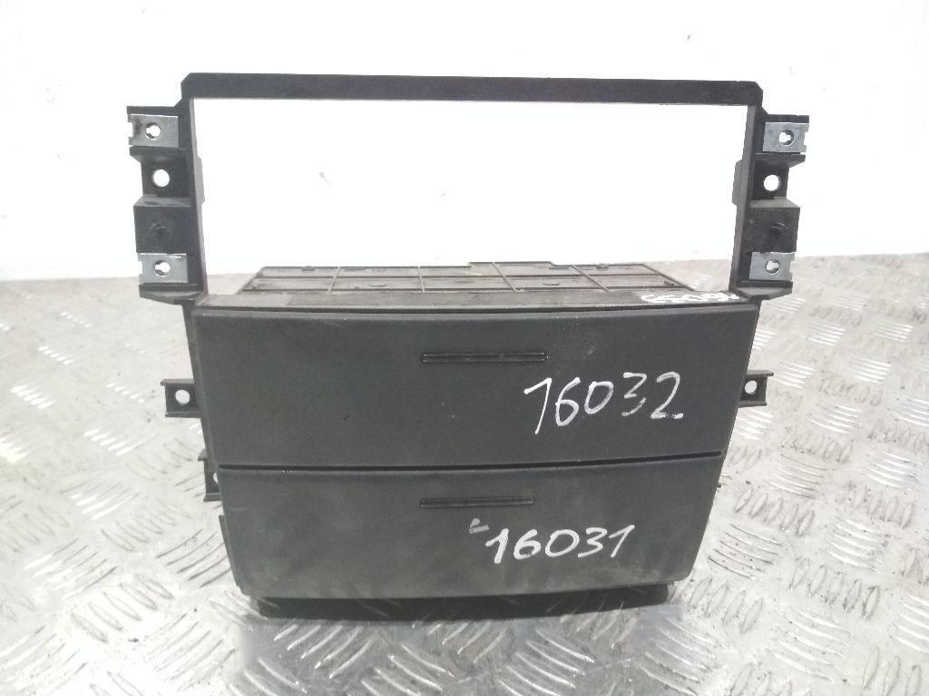 рамка под магнитолу Kia Sorento 1 поколение 2005, NULL - фото №1