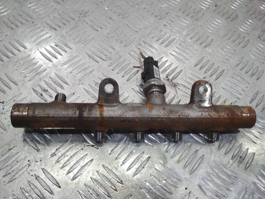 топливная рампа Renault Megane 3 поколение 2010, 1.5 л., дизель, МКПП, 8200296867 - фото №1