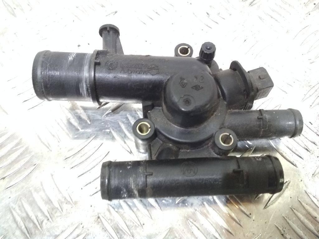 корпус термостата Renault Megane 2 поколение 2004, 8200112054 - фото №1
