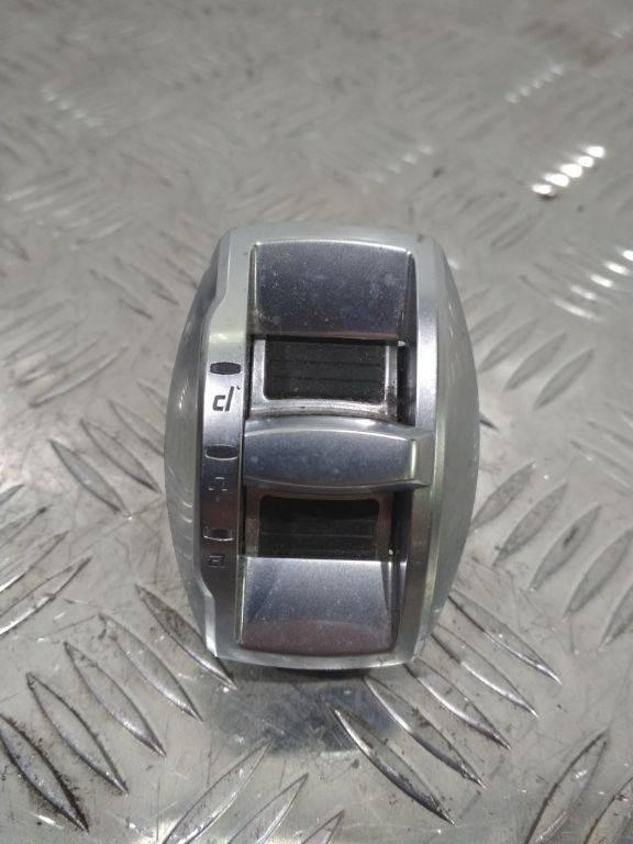 кнопка (выключатель) Alfa Romeo Giulietta 940 2011, 156091264 - фото №1